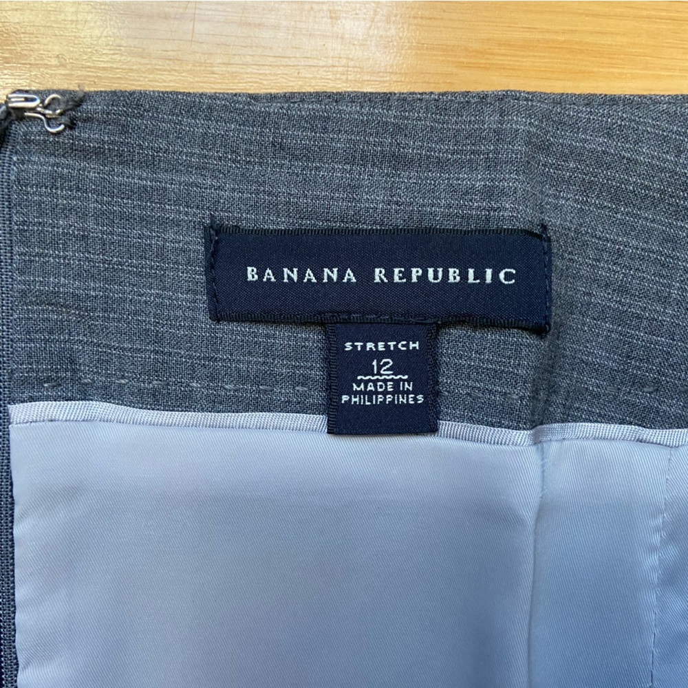 Banana Republic Wool Blend Pencil Skirt Women's Sz 12 Gray Pinstripe - Picture 2 of 5